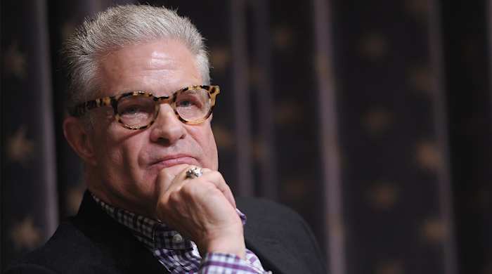 Longtime boxing announcer Jim Lampley
